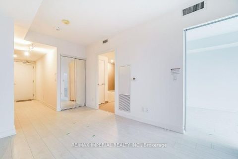 Photo 2 at 2001 - 19 Western Battery Road, Niagara, Toronto