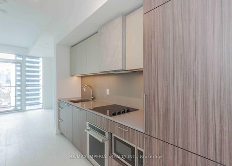 Photo 5 at 2001 - 19 Western Battery Road, Niagara, Toronto