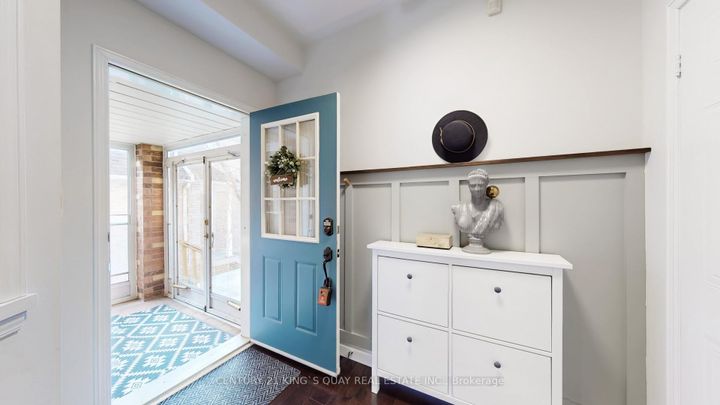 Photo 2 at 92 Canterfield Close, Markville, Markham