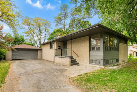 Photo 2 at 39 Treadgold Crescent, Donalda, Toronto