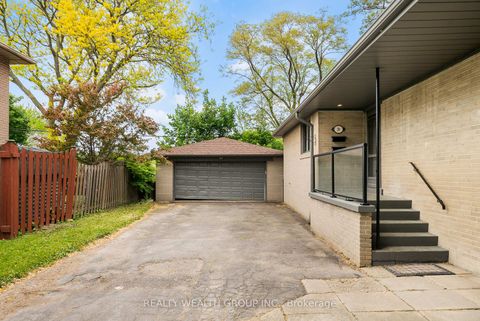 Photo 3 at 39 Treadgold Crescent, Donalda, Toronto
