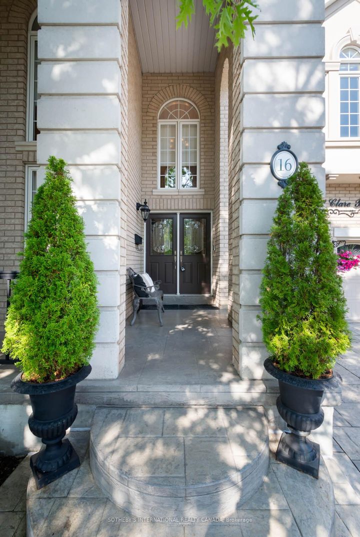 Photo 2 at 16 Saint Clare Boulevard, Vellore Village, Vaughan