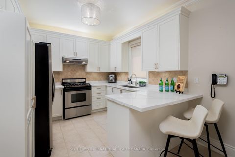 Photo 13 at 16 Saint Clare Boulevard, Vellore Village, Vaughan