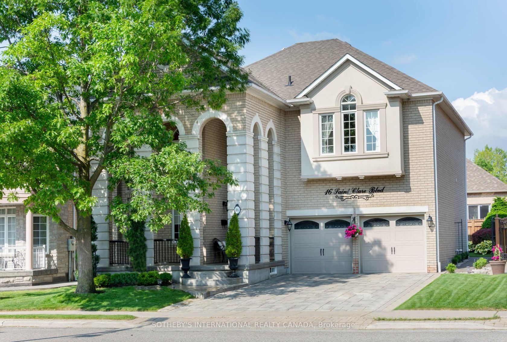 16 Saint Clare Boulevard, Vellore Village, Vaughan photo number 2