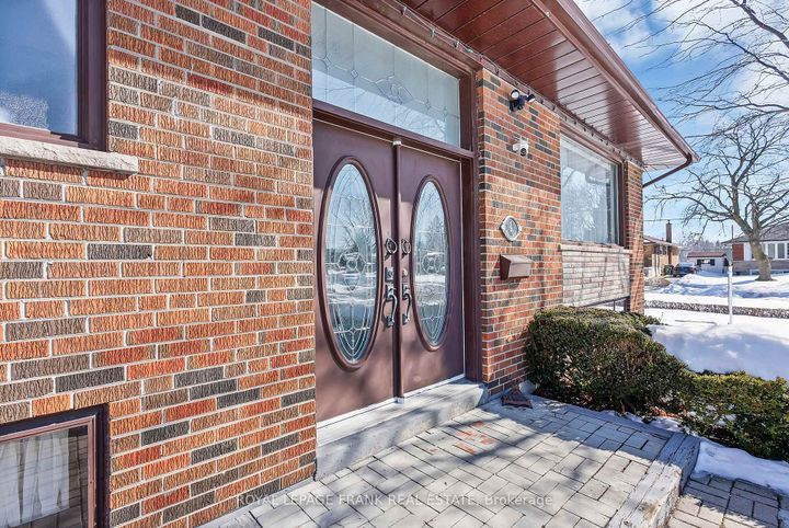 Photo 4 at 1 Deborah Drive, Woburn, Toronto