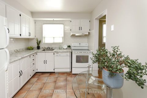 Photo 10 at 7396 Bybrook Drive, Malton, Mississauga