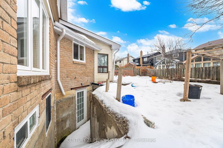 Photo 44 at 782 Aspen Road, Amberlea, Pickering