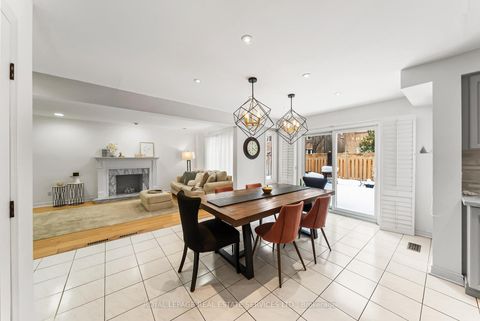 Photo 12 at 27 Savoy Crescent, Beverley Glen, Vaughan