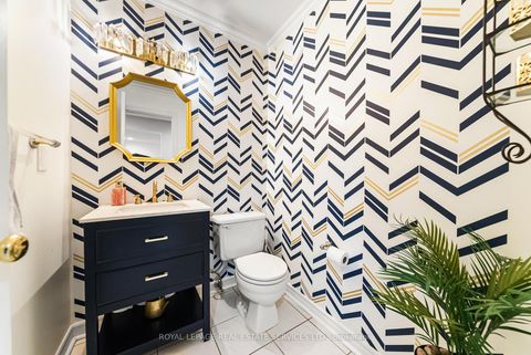 Photo 18 at 27 Savoy Crescent, Beverley Glen, Vaughan