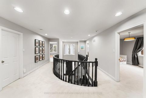 Photo 19 at 27 Savoy Crescent, Beverley Glen, Vaughan