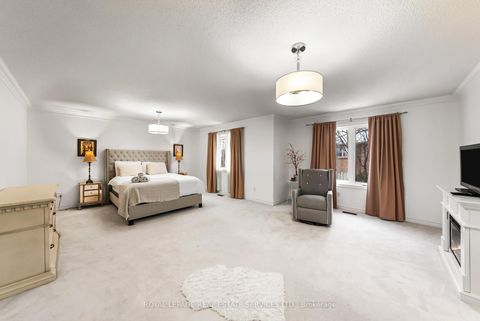 Photo 22 at 27 Savoy Crescent, Beverley Glen, Vaughan