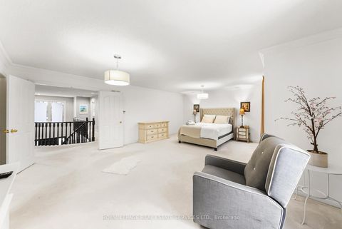 Photo 23 at 27 Savoy Crescent, Beverley Glen, Vaughan