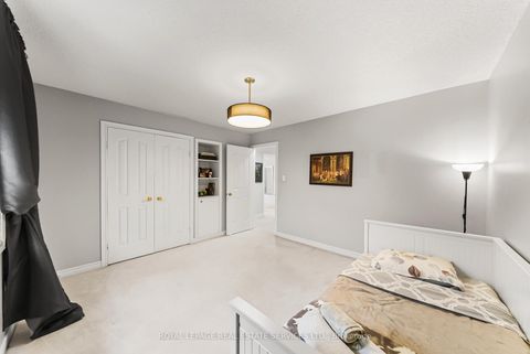 Photo 26 at 27 Savoy Crescent, Beverley Glen, Vaughan