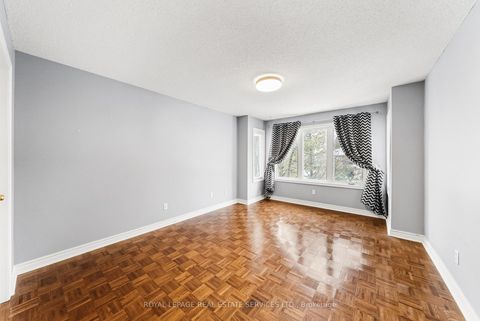 Photo 28 at 27 Savoy Crescent, Beverley Glen, Vaughan