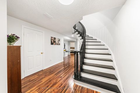 Photo 31 at 27 Savoy Crescent, Beverley Glen, Vaughan