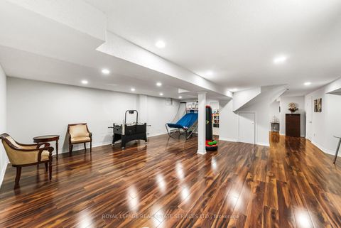 Photo 33 at 27 Savoy Crescent, Beverley Glen, Vaughan