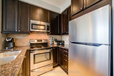 Photo 8 at 322 - 2396 Major Mackenzie Drive, Maple, Vaughan