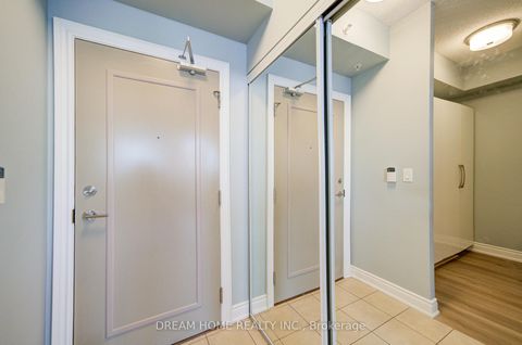 Photo 15 at 322 - 2396 Major Mackenzie Drive, Maple, Vaughan