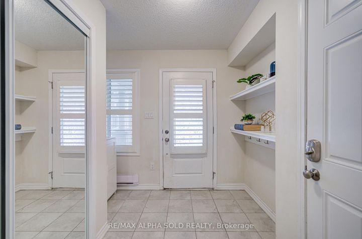 Photo 4 at 3081 Harebell Gate, GO Glenorchy, Oakville