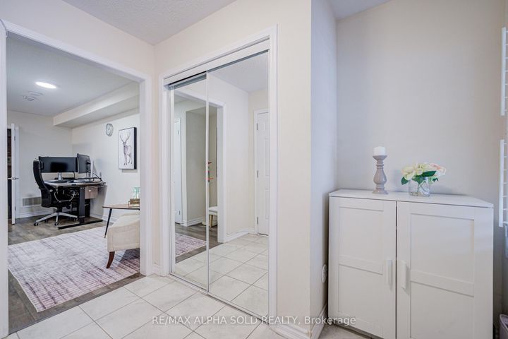 Photo 6 at 3081 Harebell Gate, GO Glenorchy, Oakville