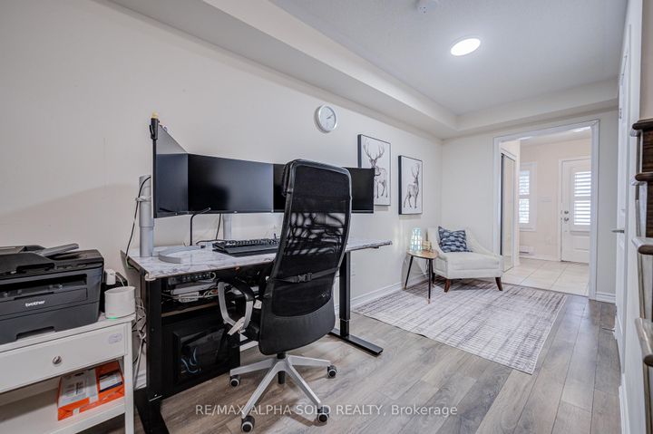 Photo 10 at 3081 Harebell Gate, GO Glenorchy, Oakville