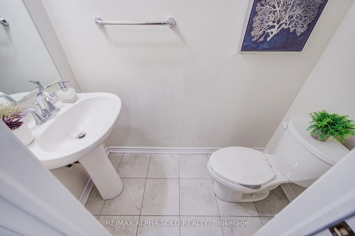 Photo 11 at 3081 Harebell Gate, GO Glenorchy, Oakville