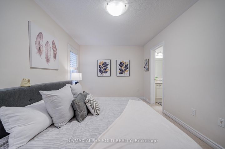 Photo 37 at 3081 Harebell Gate, GO Glenorchy, Oakville