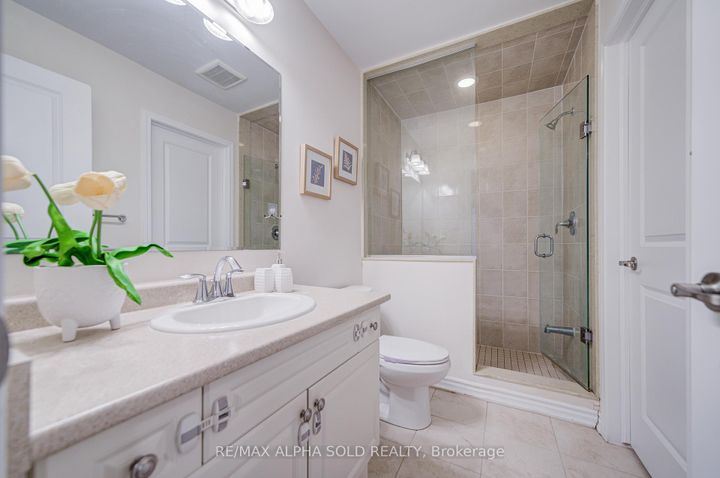 Photo 40 at 3081 Harebell Gate, GO Glenorchy, Oakville