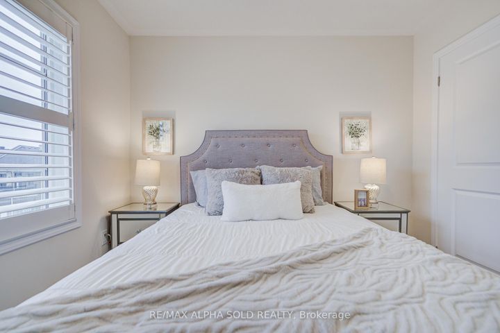 Photo 43 at 3081 Harebell Gate, GO Glenorchy, Oakville