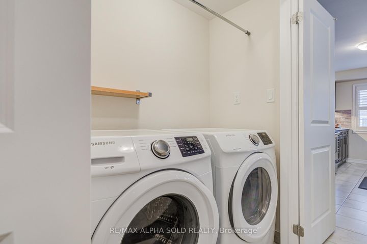 Photo 48 at 3081 Harebell Gate, GO Glenorchy, Oakville