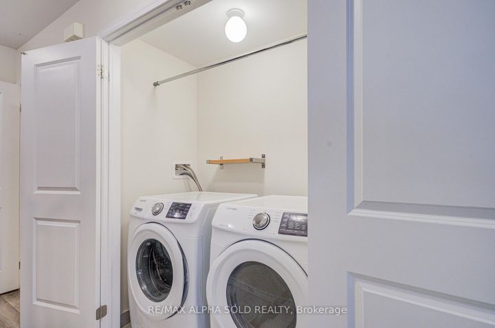 Photo 49 at 3081 Harebell Gate, GO Glenorchy, Oakville