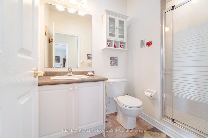 Photo 29 at 10 Orchard Park Gate, Wellington, Brampton