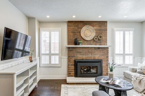 Photo 4 at 10 EMPSON Court, South West, Ajax