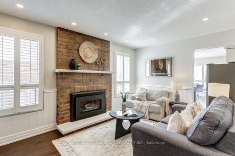 Photo 5 at 10 EMPSON Court, South West, Ajax