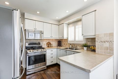 Photo 10 at 10 EMPSON Court, South West, Ajax