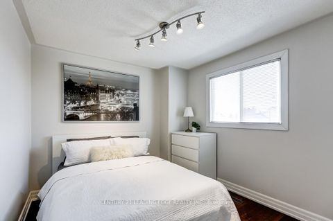 Photo 26 at 10 EMPSON Court, South West, Ajax