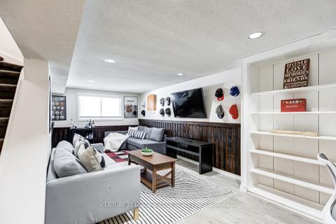 Photo 29 at 10 EMPSON Court, South West, Ajax