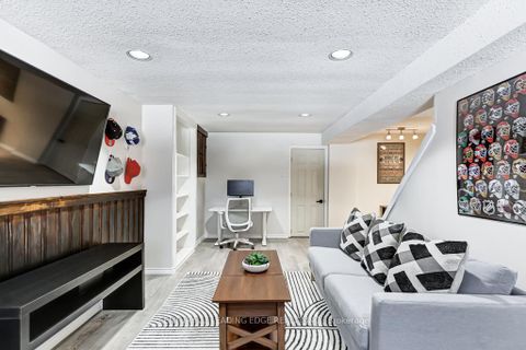 Photo 31 at 10 EMPSON Court, South West, Ajax