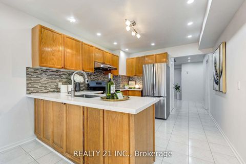 Photo 10 at 130 Morningview Trail, Rouge E11, Toronto