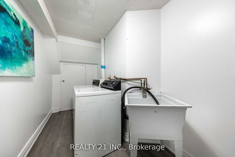 Photo 35 at 130 Morningview Trail, Rouge E11, Toronto