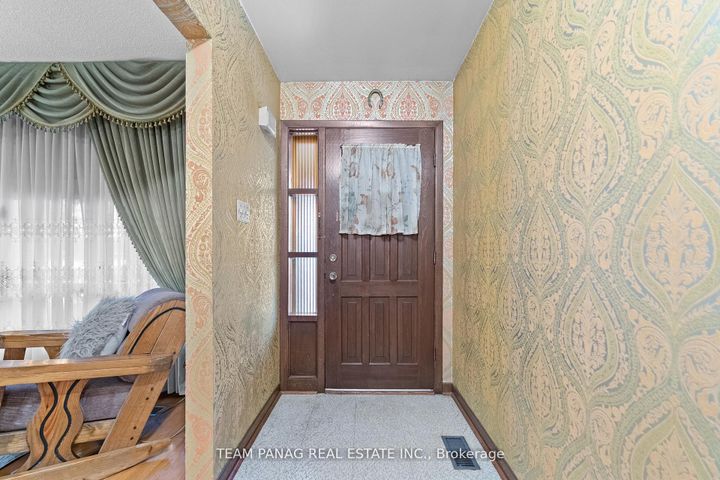 Photo 4 at 7700 Netherwood Road, Malton, Mississauga