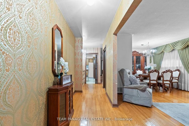 Photo 5 at 7700 Netherwood Road, Malton, Mississauga