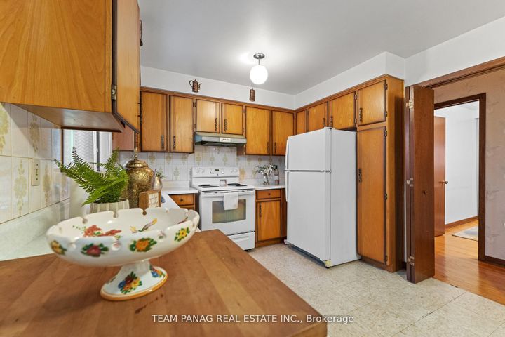 Photo 15 at 7700 Netherwood Road, Malton, Mississauga