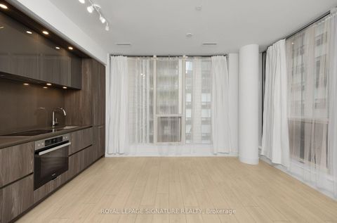 Photo 4 at 525 - 15 Mercer Street, Waterfront Communities C1, Toronto