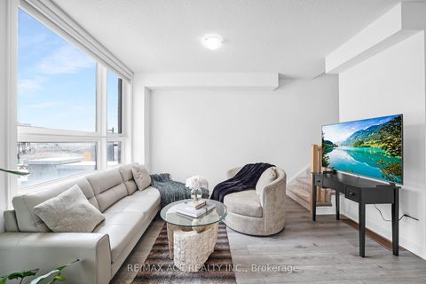 Photo 8 at 24 Spry Lane, Shore, Barrie