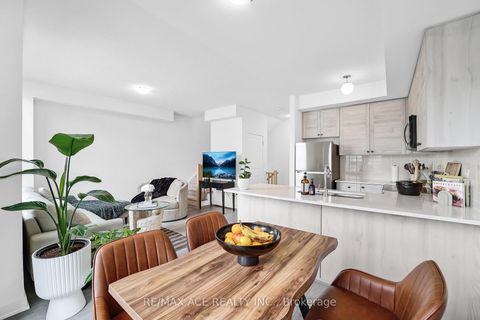 Photo 13 at 24 Spry Lane, Shore, Barrie