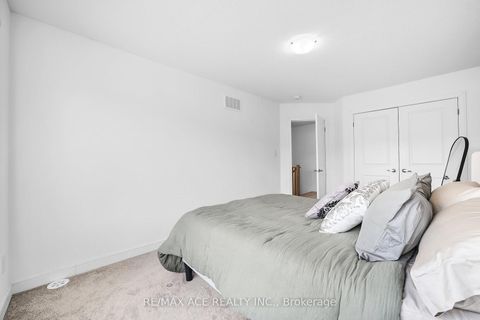 Photo 24 at 24 Spry Lane, Shore, Barrie