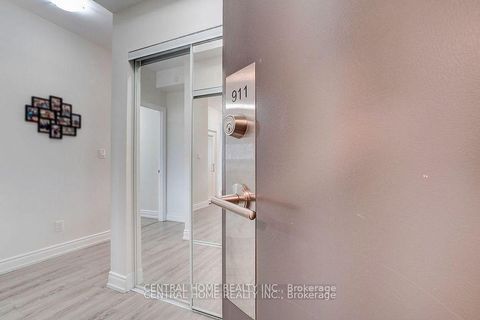 Photo 6 at 911A - 9608 Yonge Street, North Richvale, Richmond Hill