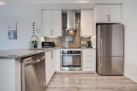 Photo 10 at 911A - 9608 Yonge Street, North Richvale, Richmond Hill