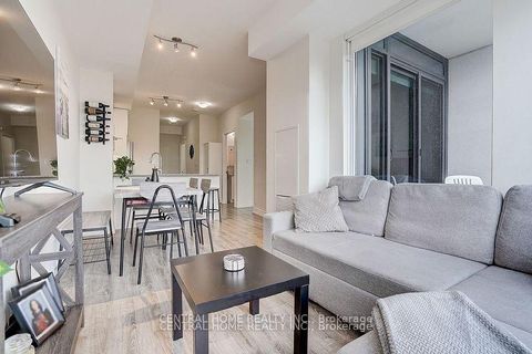 Photo 12 at 911A - 9608 Yonge Street, North Richvale, Richmond Hill